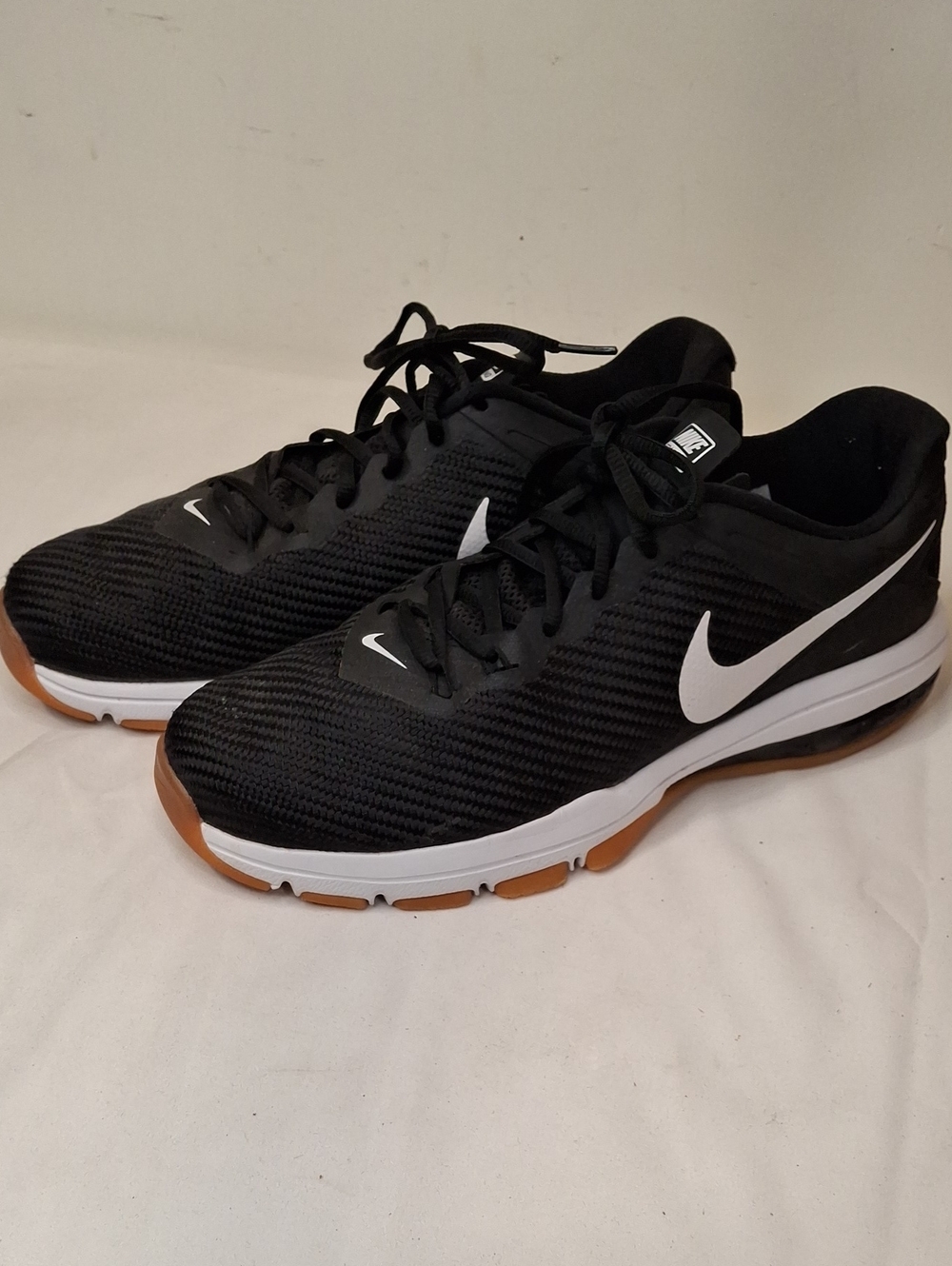Nike Men's Air Max Full Ride TR1.5 Trainers. Code 869633-010 Black/White.